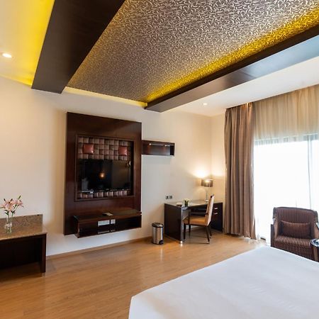 Clarks Exotica Convention Resort & Spa Devanahalli Exteriör bild