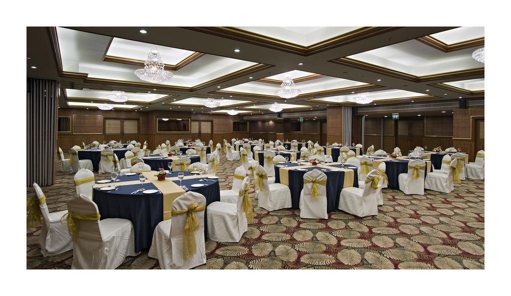 Clarks Exotica Convention Resort & Spa Devanahalli Exteriör bild